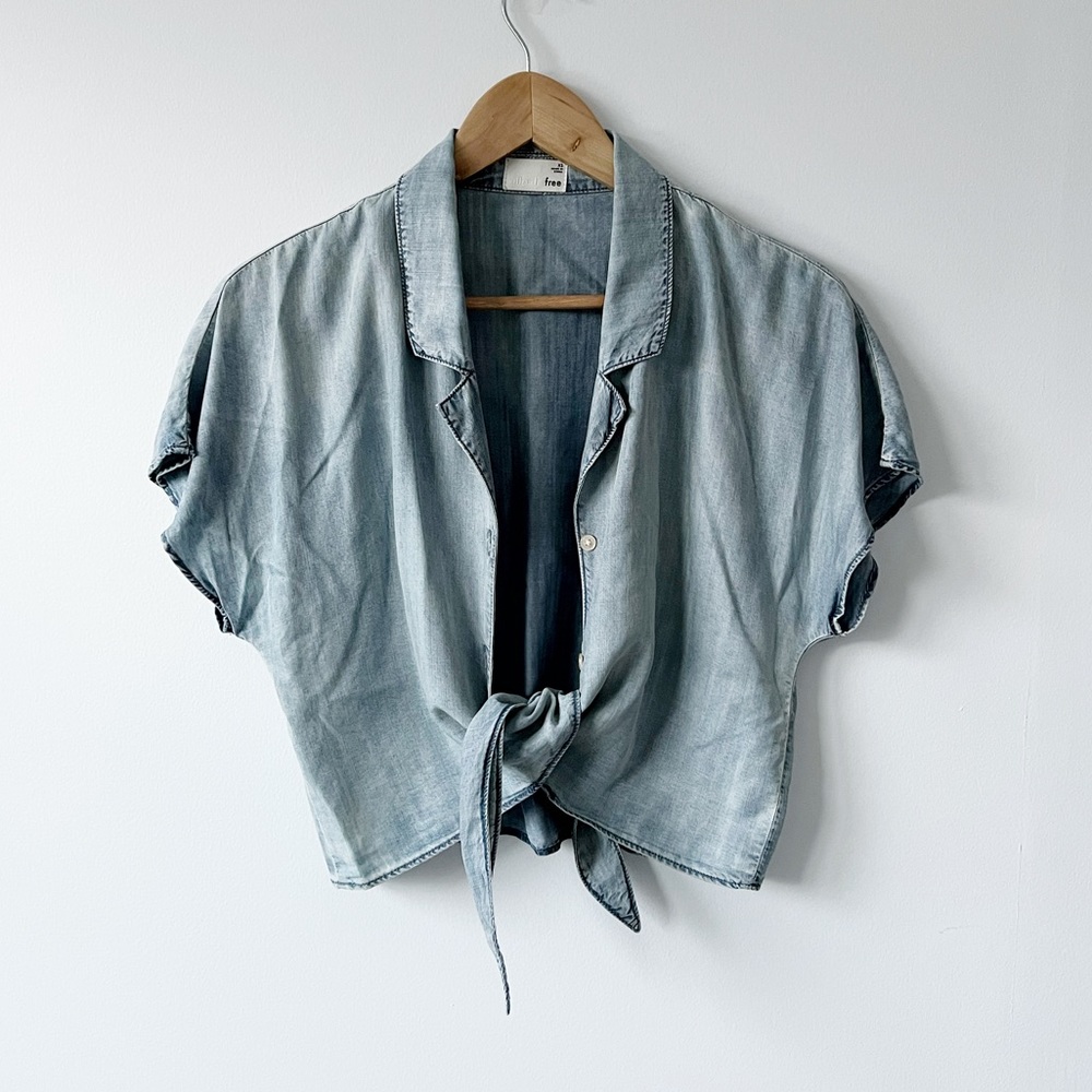 WILFRED | Chambray Tie Front Tee